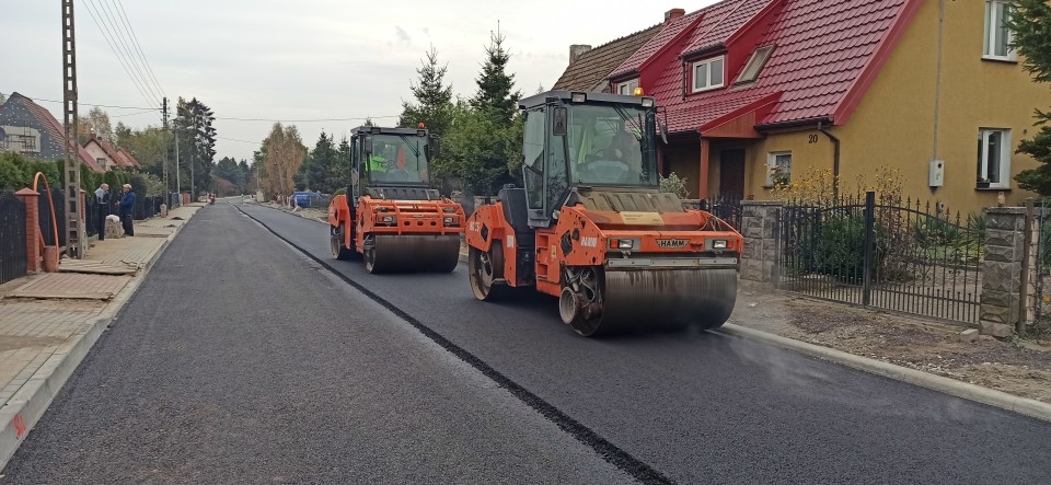 Wykonujemy roboty bitumiczne na ul. Pomorskiej w Gryficach